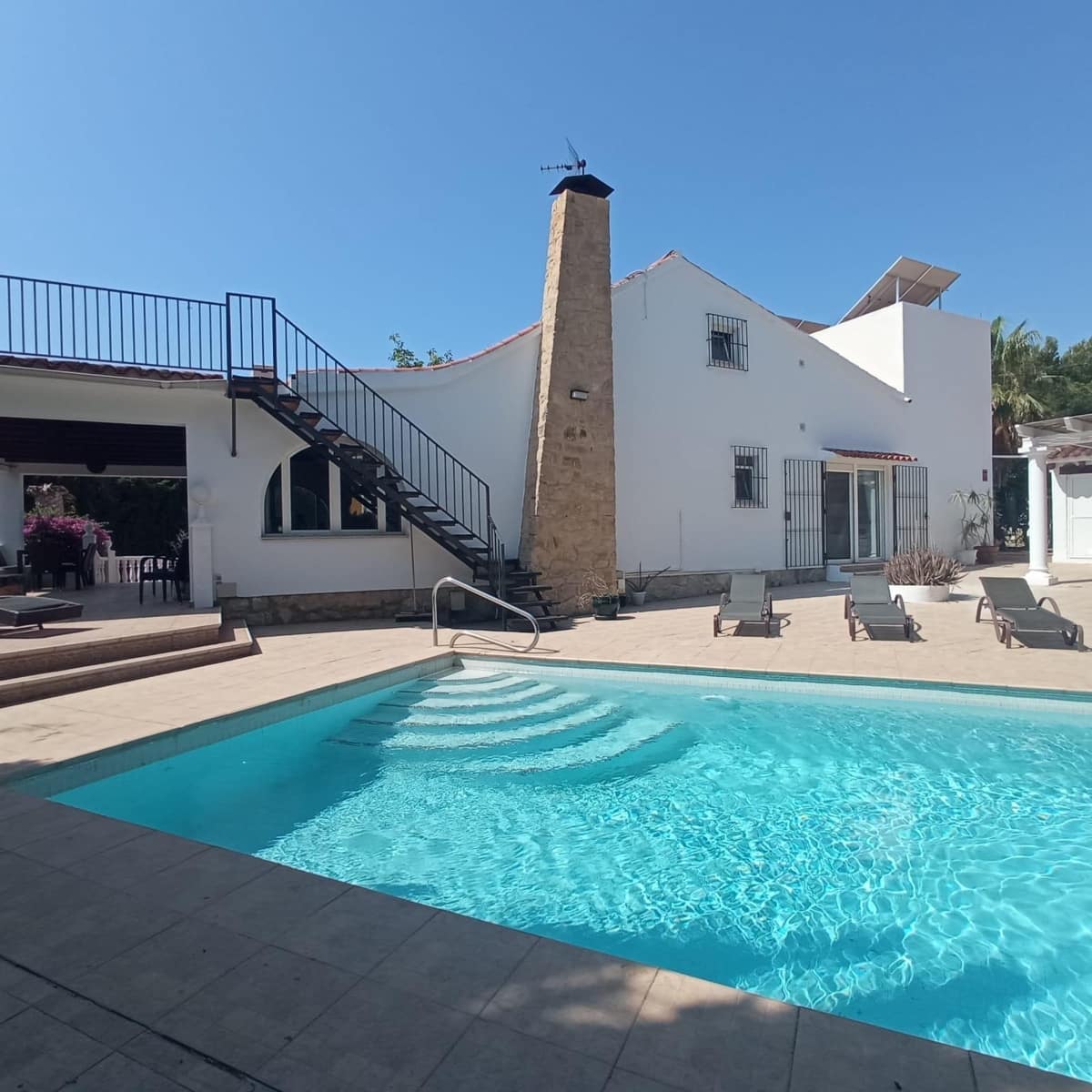 4 soverom Villa til leie i Alfaz del Pi / L'Alfas del Pi med svømmebasseng - € 2 450 (Ref: 9095162)