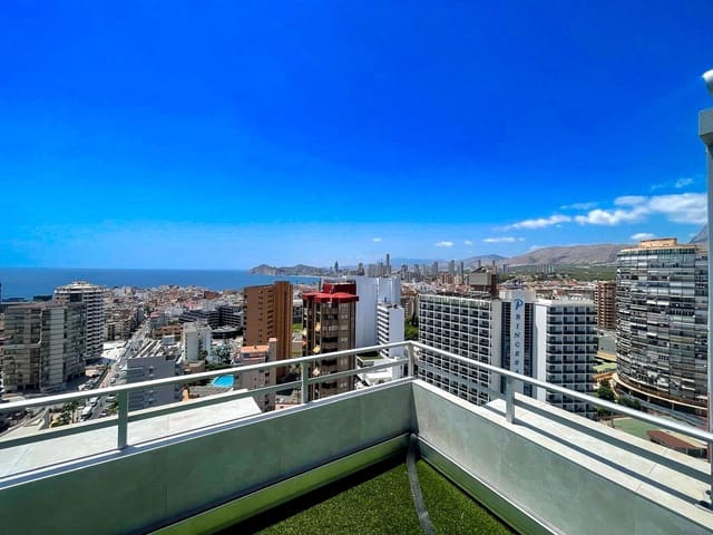 2 soverom Penthouse til salgs i Benidorm med svømmebasseng garasje - € 495 000 (Ref: 9128167)