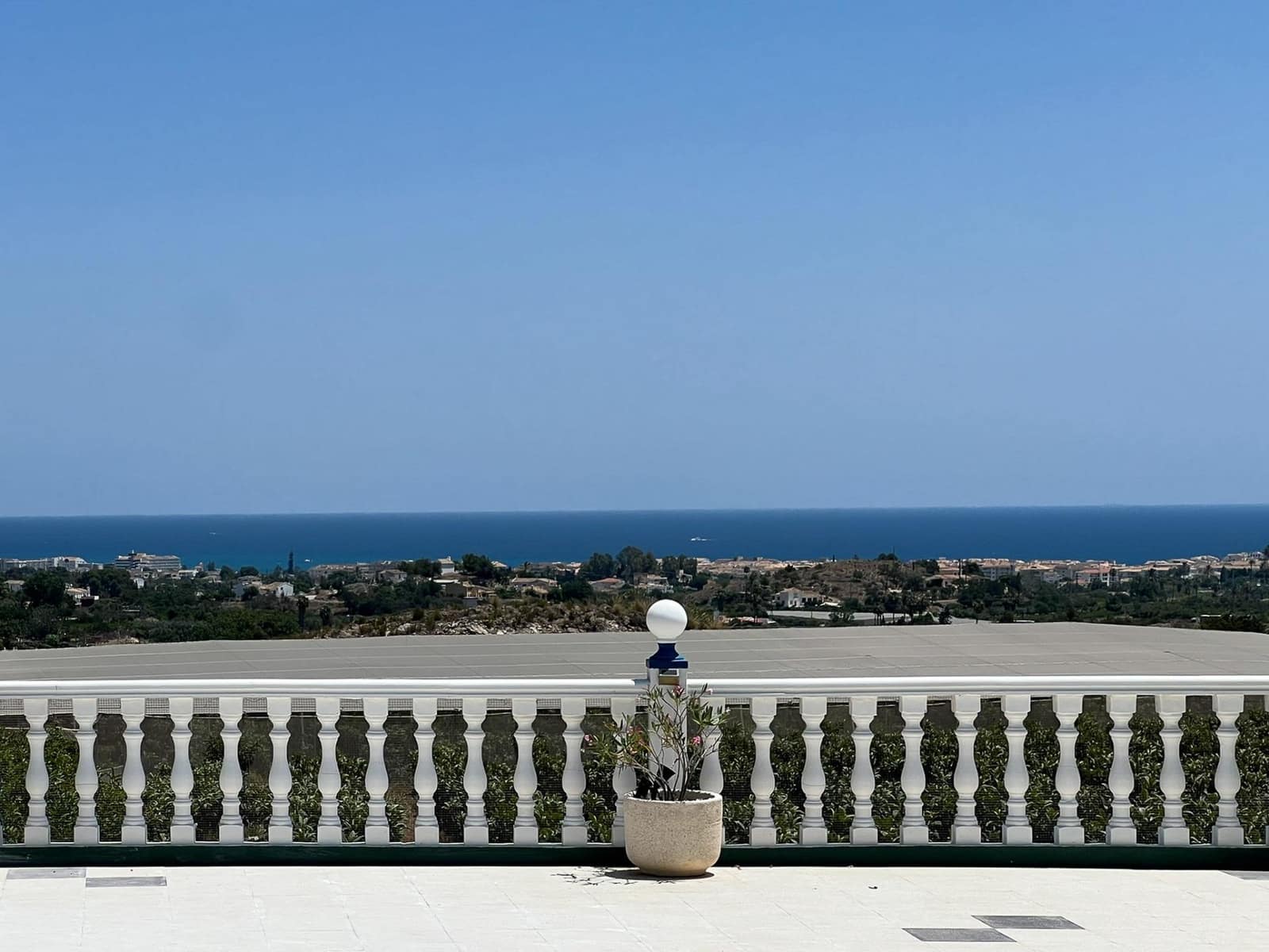 3 bedroom Villa for sale in La Nucia with pool - € 495,000 (Ref: 9134294)