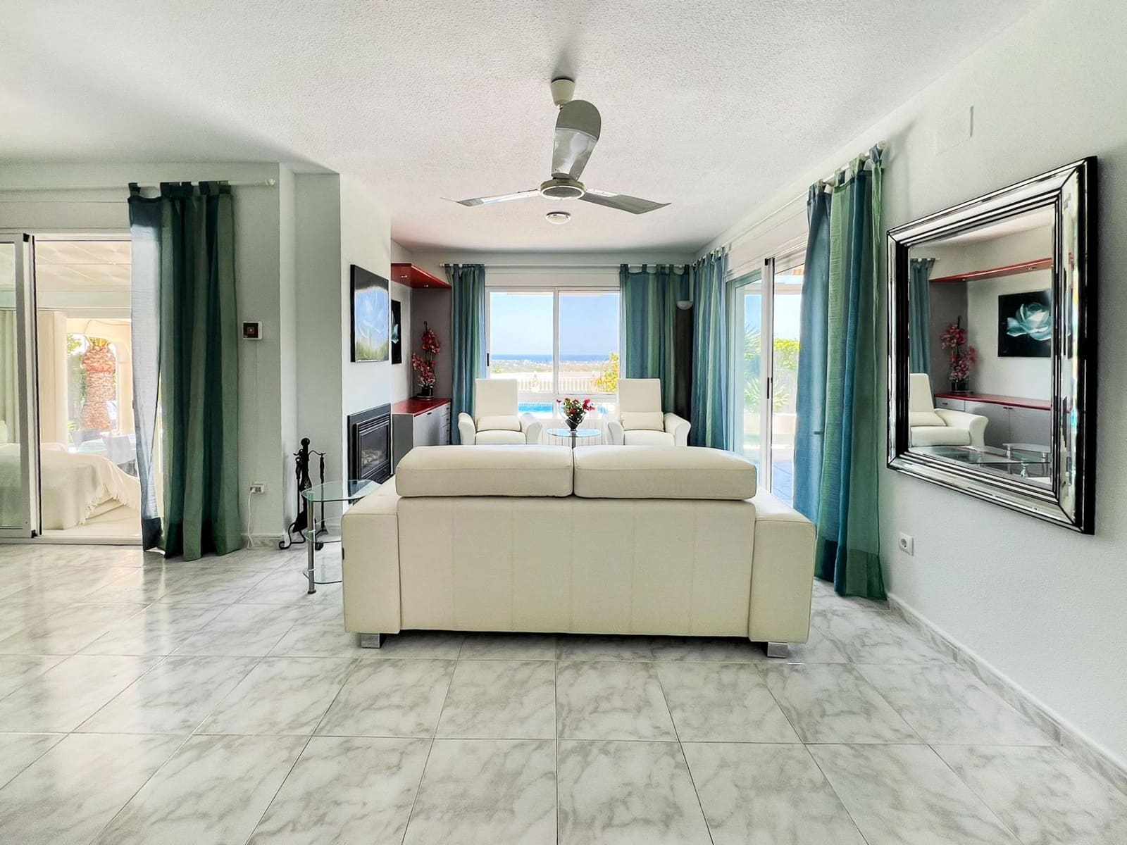 3 bedroom Villa for sale in La Nucia with pool - € 495,000 (Ref: 9134294)