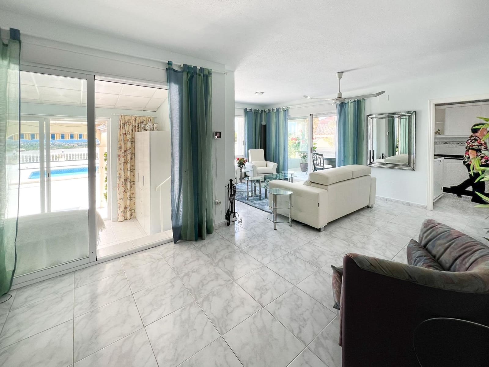 3 bedroom Villa for sale in La Nucia with pool - € 495,000 (Ref: 9134294)