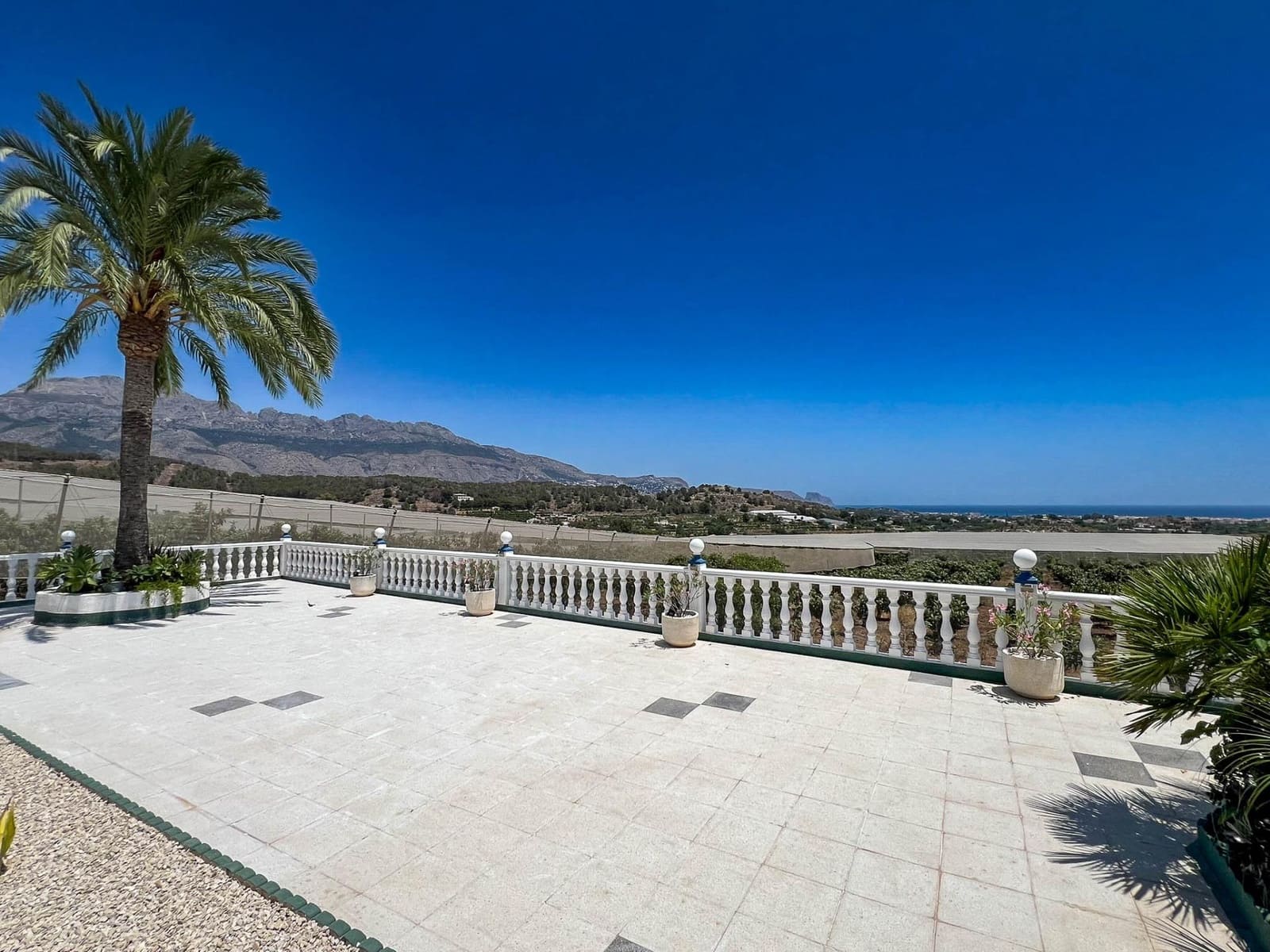 3 bedroom Villa for sale in La Nucia with pool - € 495,000 (Ref: 9134294)