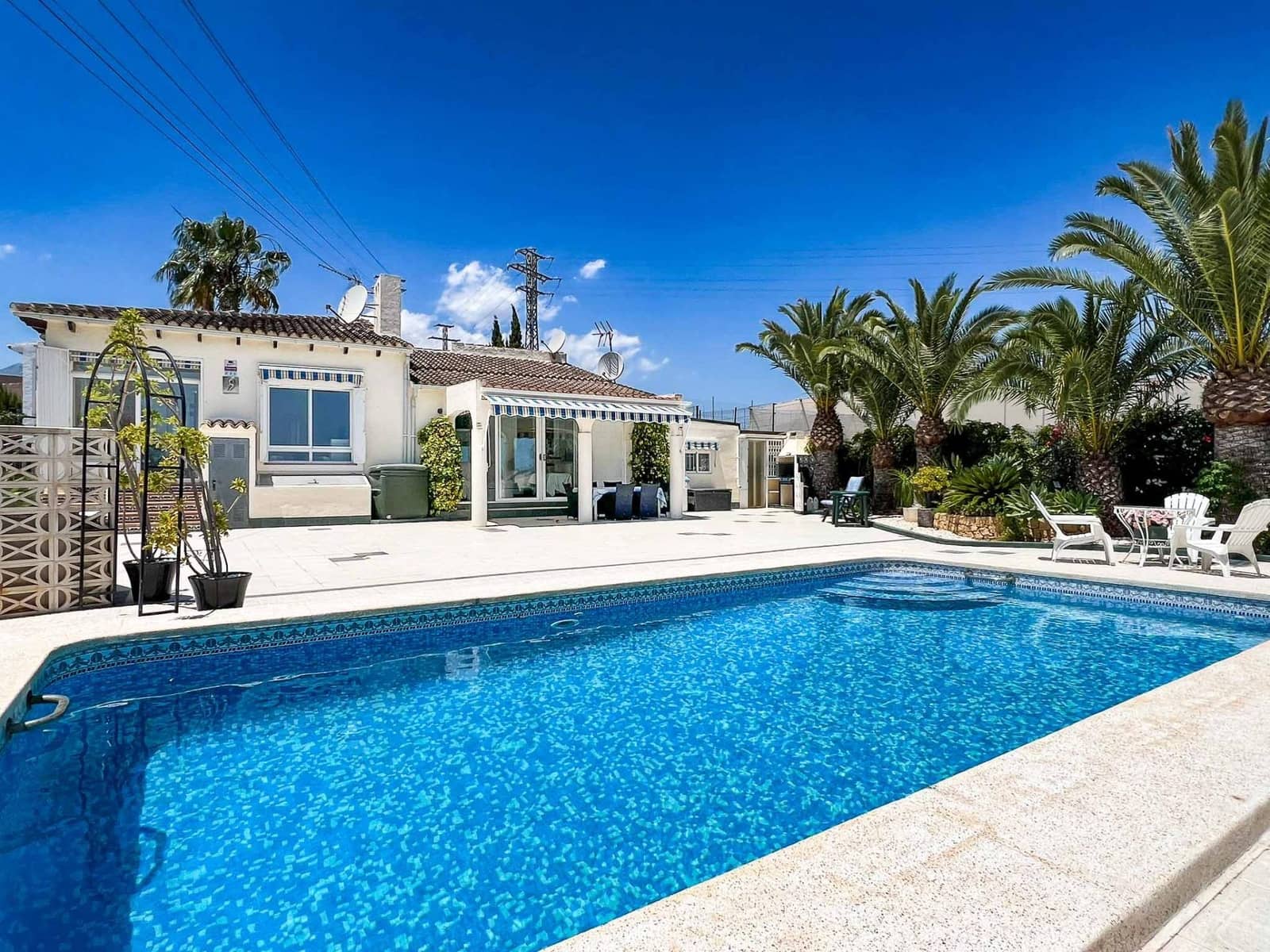 3 bedroom Villa for sale in La Nucia with pool - € 495,000 (Ref: 9134294)