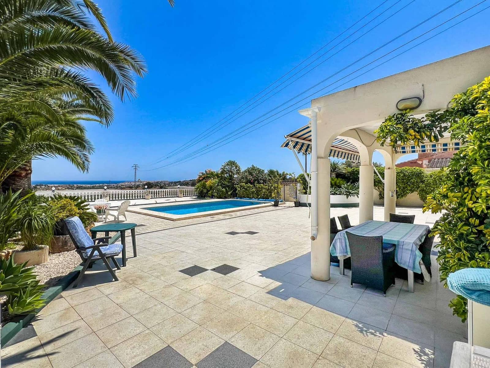 3 bedroom Villa for sale in La Nucia with pool - € 495,000 (Ref: 9134294)