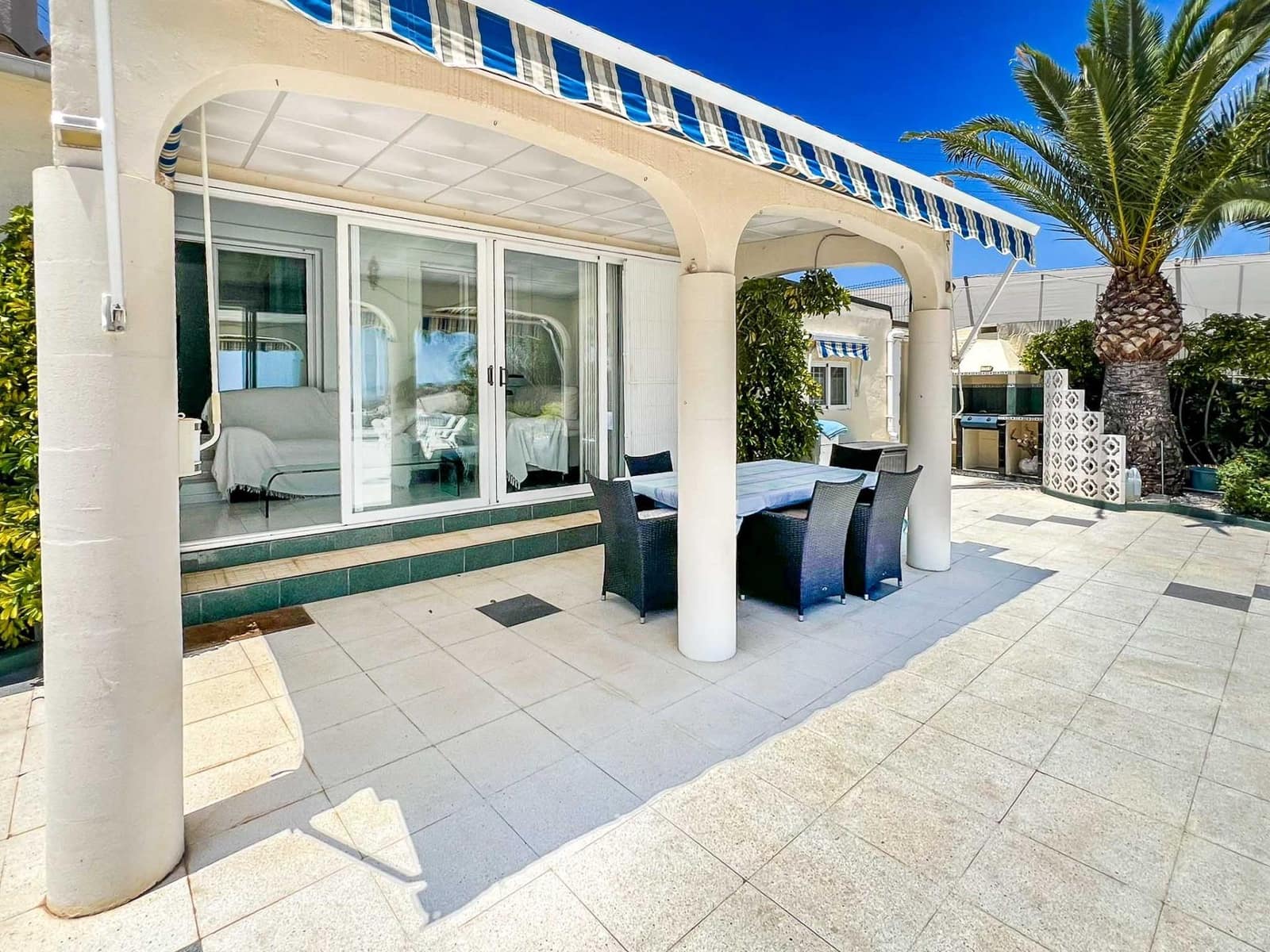 3 bedroom Villa for sale in La Nucia with pool - € 495,000 (Ref: 9134294)