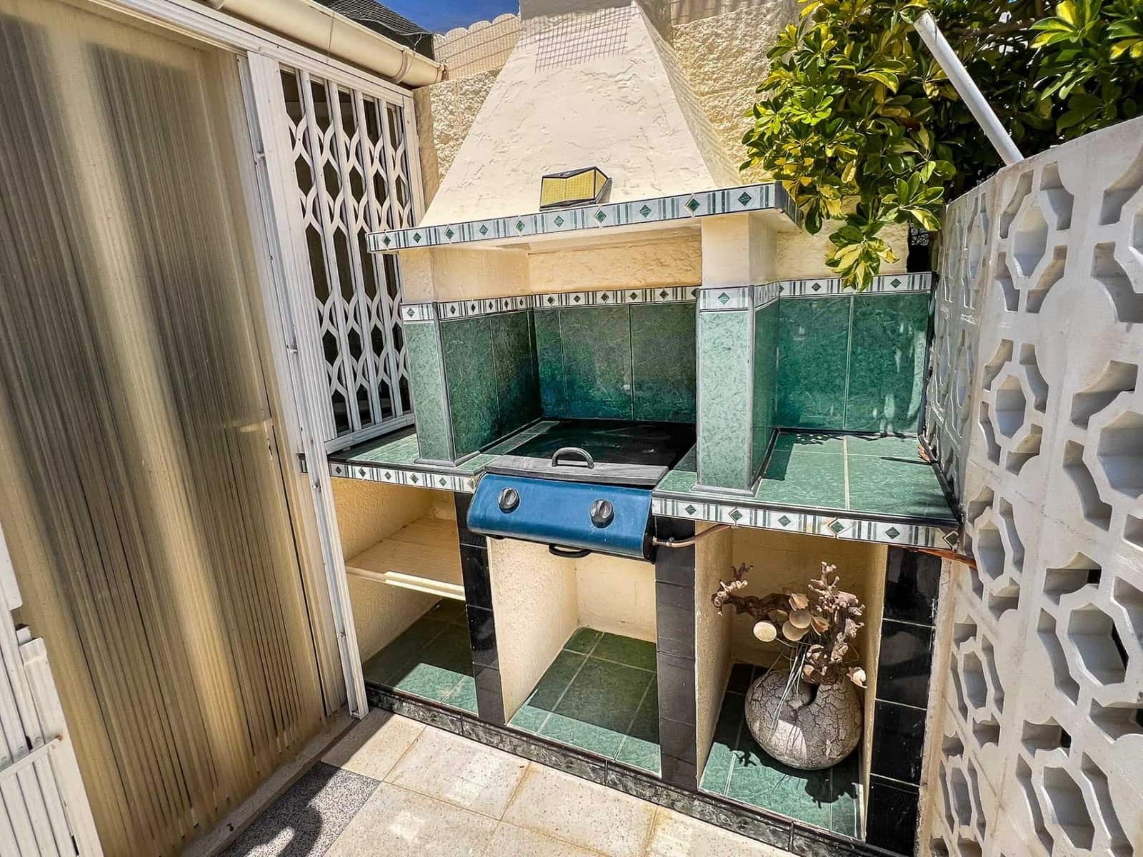 3 bedroom Villa for sale in La Nucia with pool - € 495,000 (Ref: 9134294)