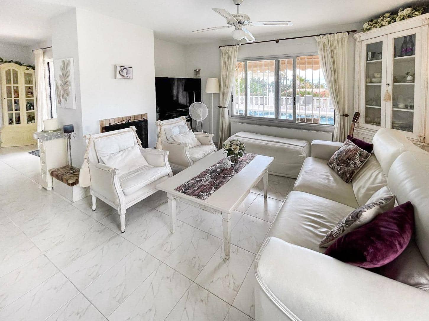 4 bedroom Villa for sale in Alfaz del Pi / L'Alfas del Pi with pool garage - € 495,000 (Ref: 9149165)