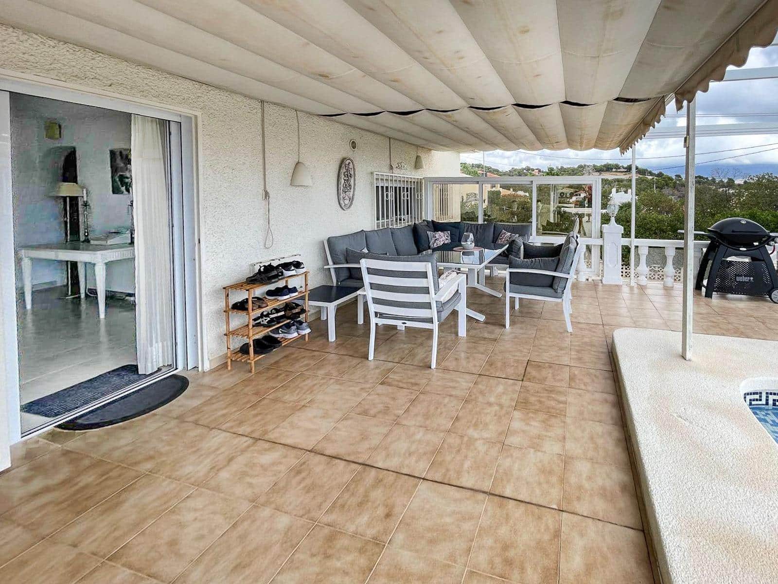 4 bedroom Villa for sale in Alfaz del Pi / L'Alfas del Pi with pool garage - € 495,000 (Ref: 9149165)