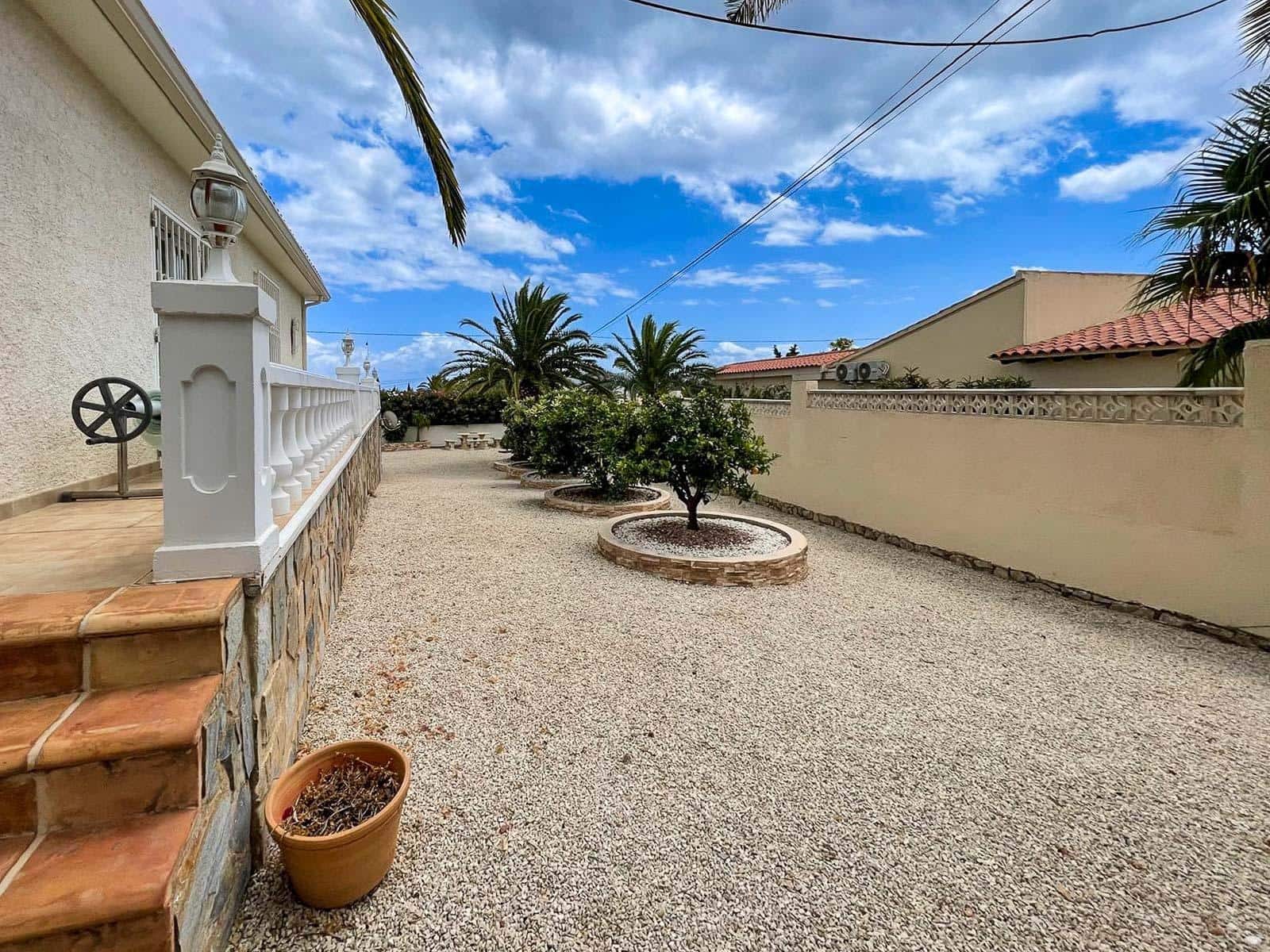 4 bedroom Villa for sale in Alfaz del Pi / L'Alfas del Pi with pool garage - € 495,000 (Ref: 9149165)