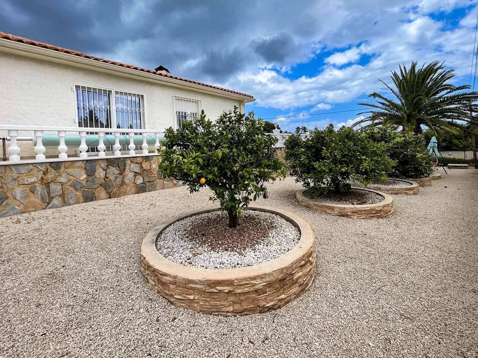 4 bedroom Villa for sale in Alfaz del Pi / L'Alfas del Pi with pool garage - € 495,000 (Ref: 9149165)