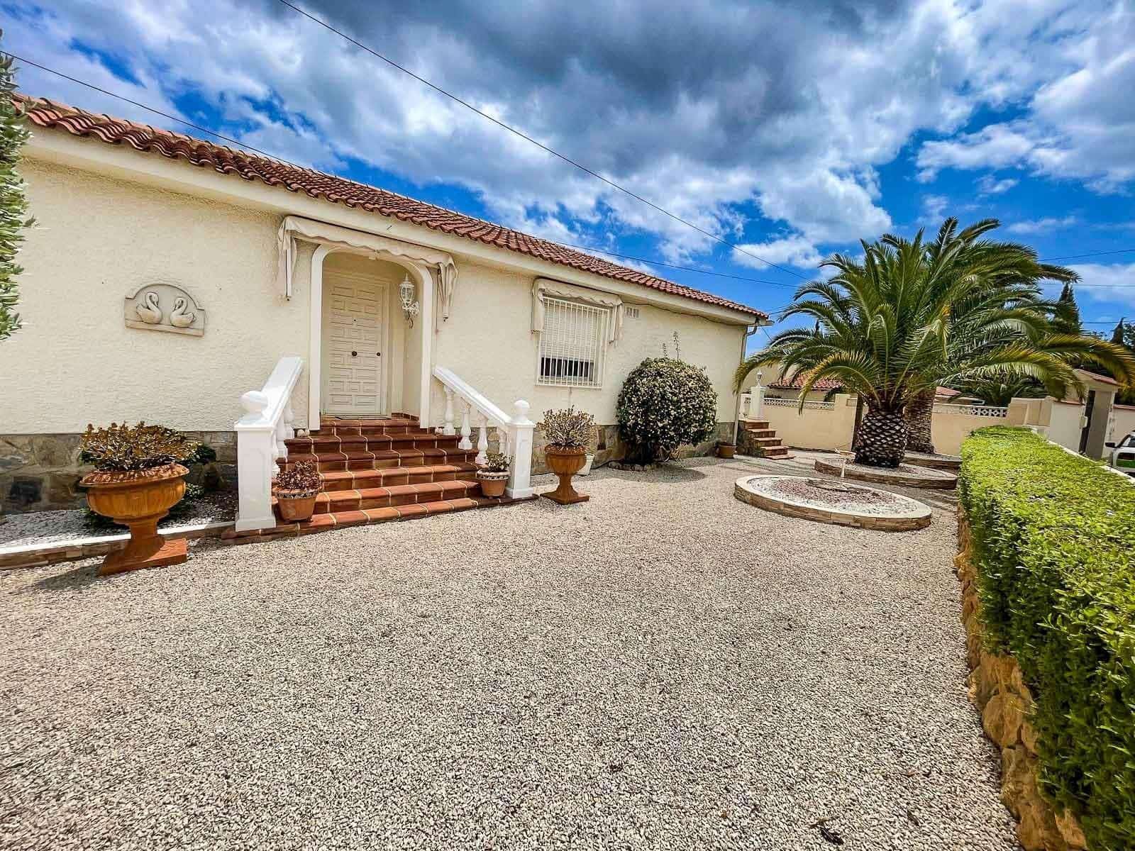 4 bedroom Villa for sale in Alfaz del Pi / L'Alfas del Pi with pool garage - € 495,000 (Ref: 9149165)