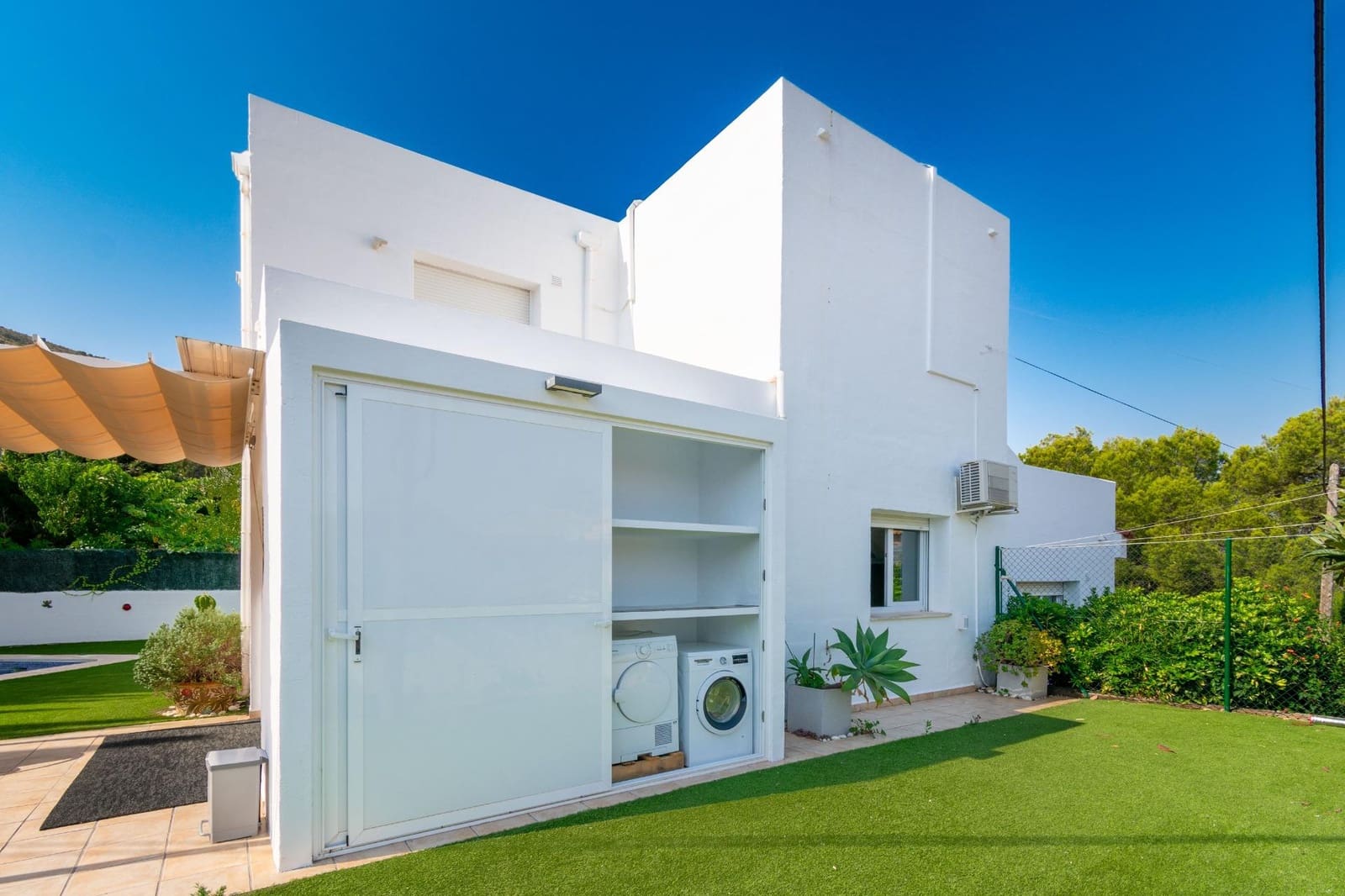 4 soveværelse Villa til salg i Albir med swimmingpool garage - € 675.000 (Ref: 9173370)