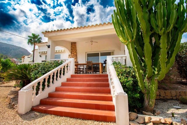 Chalet de 3 habitaciones en Albir, Alfaz del Pi / L'Alfàs del Pi en venta con piscina garaje - 650.000 € (Ref: 9192261)