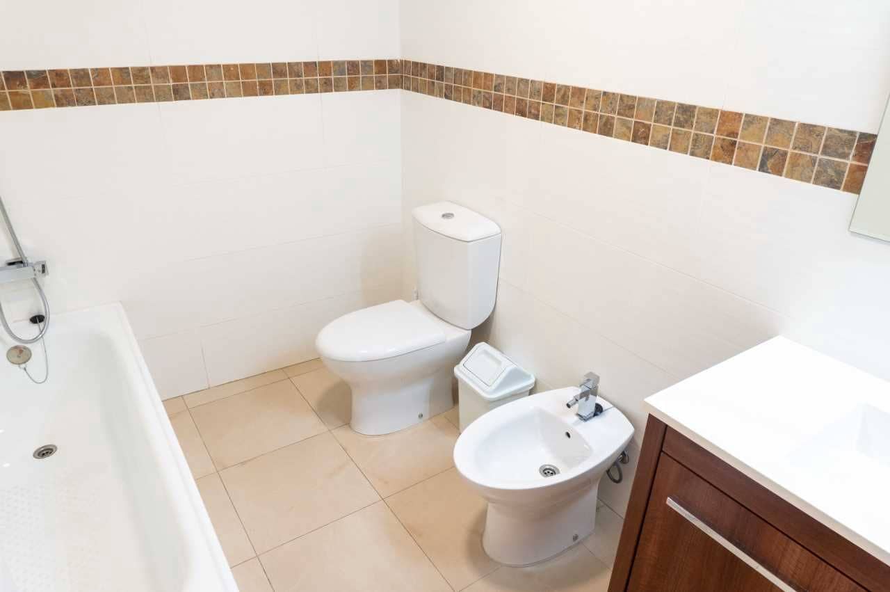 4 soverom Leilighet til leie i Benidorm med svømmebasseng garasje - € 3 850 (Ref: 9202361)