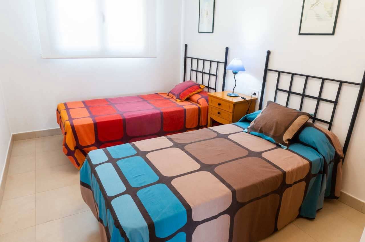 4 soverom Leilighet til leie i Benidorm med svømmebasseng garasje - € 3 850 (Ref: 9202361)