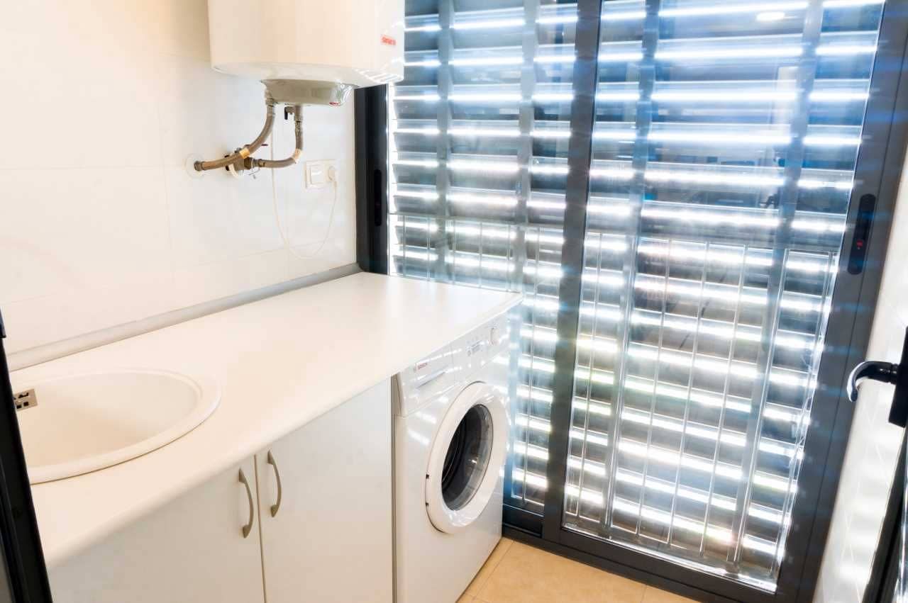 4 soverom Leilighet til leie i Benidorm med svømmebasseng garasje - € 3 850 (Ref: 9202361)