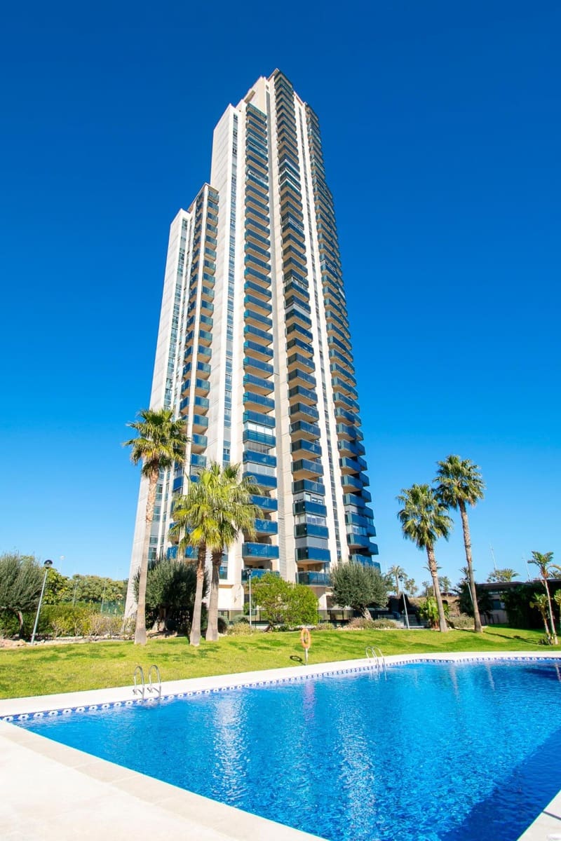 4 soverom Leilighet til leie i Benidorm med svømmebasseng garasje - € 3 850 (Ref: 9202361)