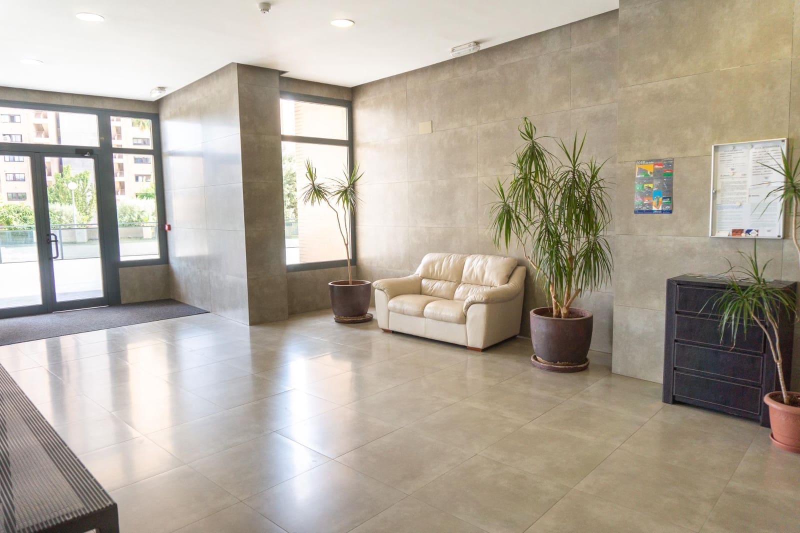 4 soverom Leilighet til leie i Benidorm med svømmebasseng garasje - € 3 850 (Ref: 9202361)