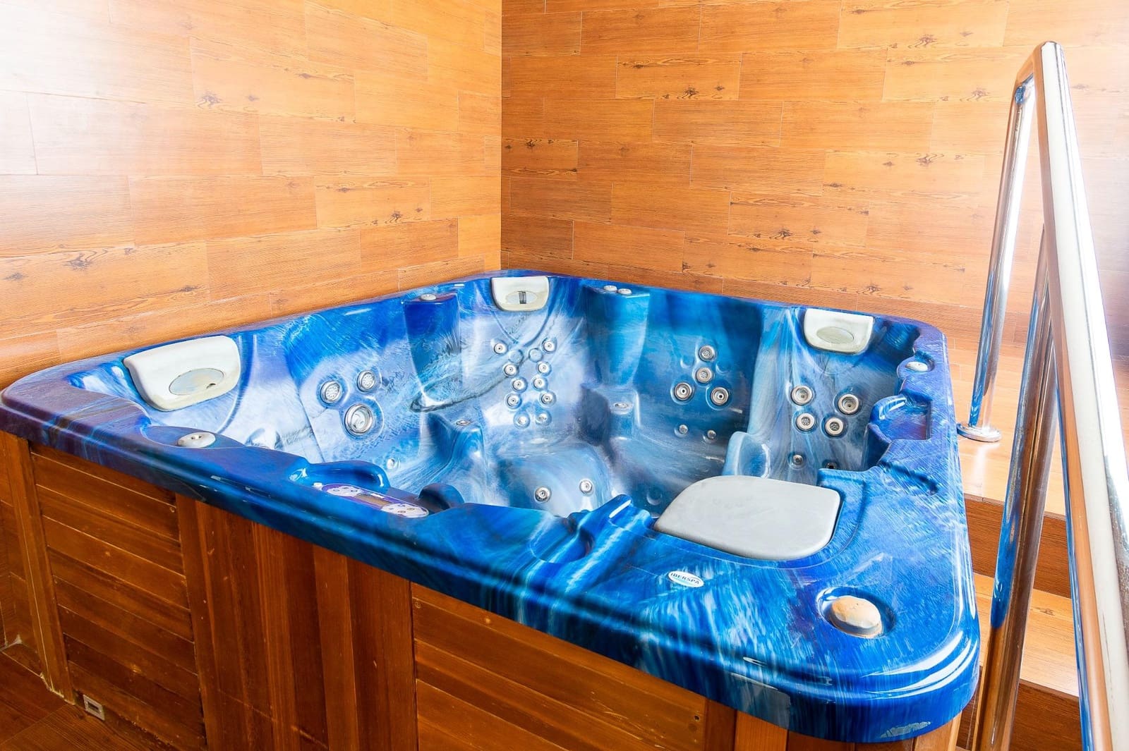 4 soverom Leilighet til leie i Benidorm med svømmebasseng garasje - € 3 850 (Ref: 9202361)