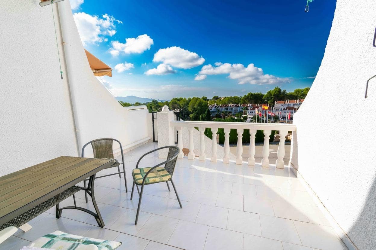 3 slaapkamer Rijtjeshuis te koop in Alfaz del Pi / L'Alfas del Pi met zwembad - € 250.000 (Ref: 9296810)