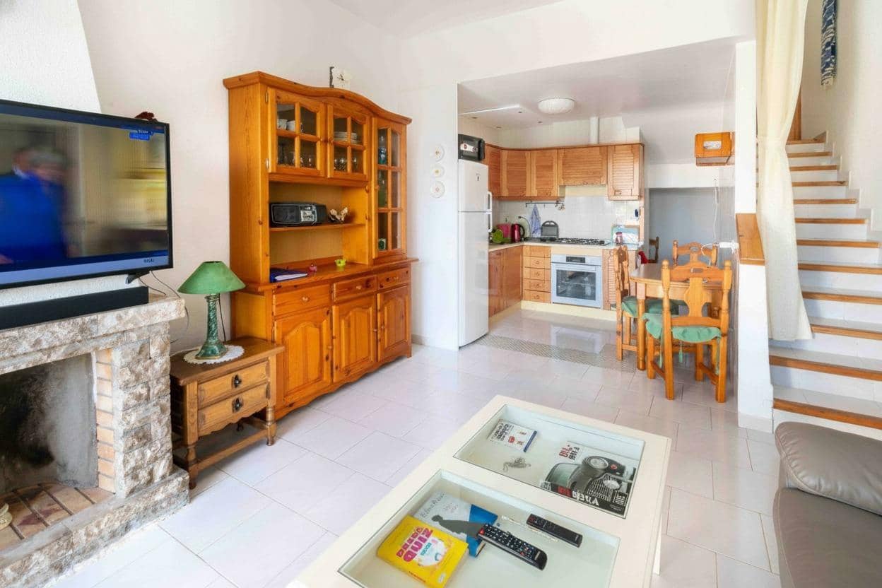 3 slaapkamer Rijtjeshuis te koop in Alfaz del Pi / L'Alfas del Pi met zwembad - € 250.000 (Ref: 9296810)