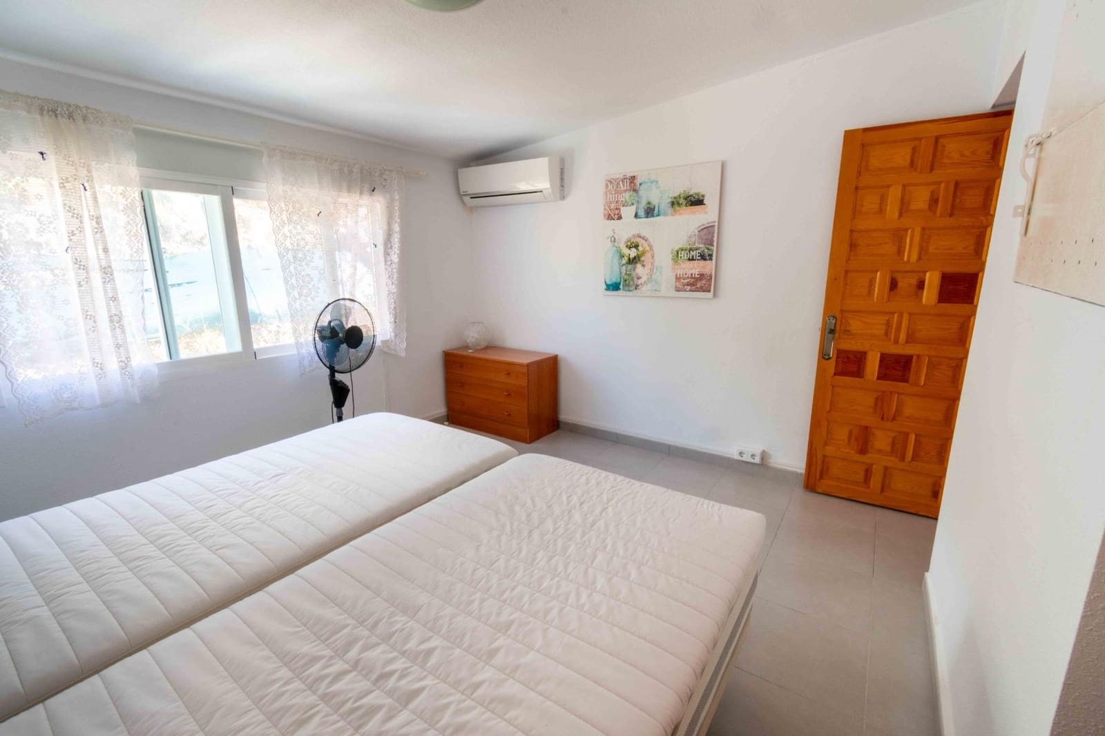 3 slaapkamer Rijtjeshuis te koop in Alfaz del Pi / L'Alfas del Pi met zwembad - € 250.000 (Ref: 9296810)