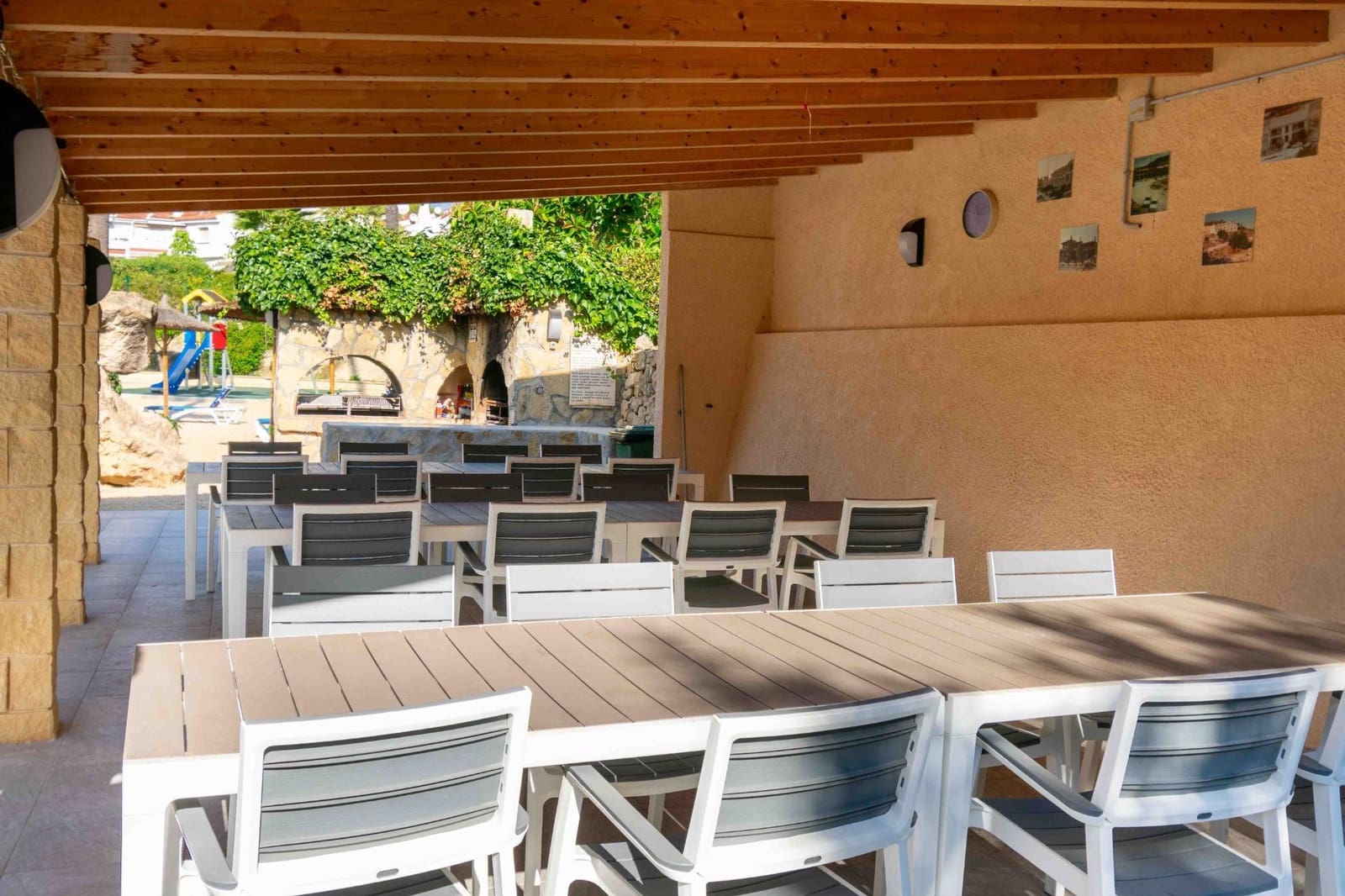 3 slaapkamer Rijtjeshuis te koop in Alfaz del Pi / L'Alfas del Pi met zwembad - € 250.000 (Ref: 9296810)