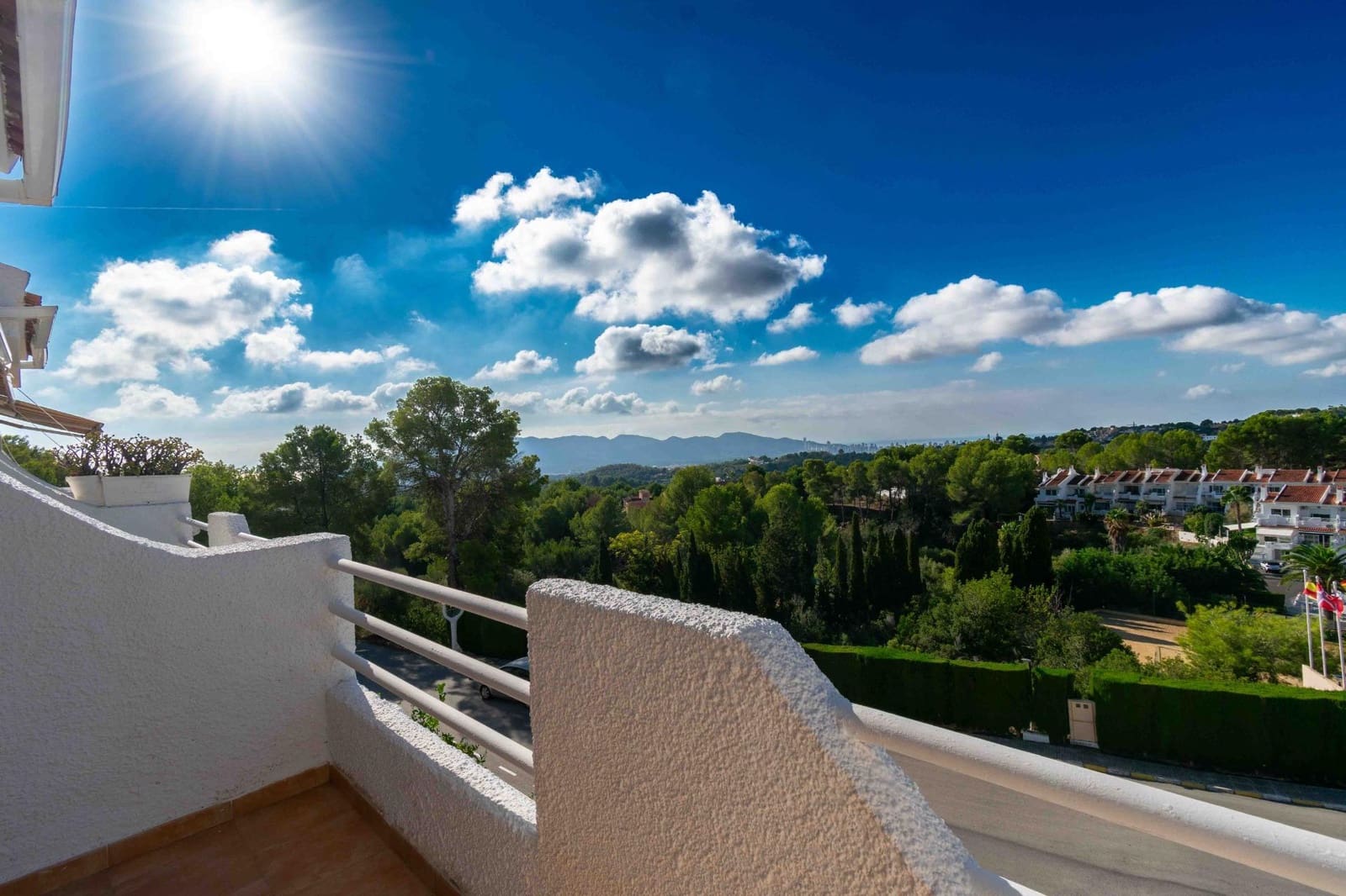 3 slaapkamer Rijtjeshuis te koop in Alfaz del Pi / L'Alfas del Pi met zwembad - € 250.000 (Ref: 9296810)