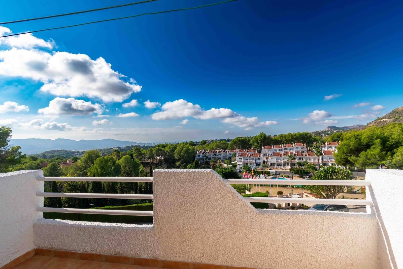 3 slaapkamer Rijtjeshuis te koop in Alfaz del Pi / L'Alfas del Pi met zwembad - € 250.000 (Ref: 9296810)