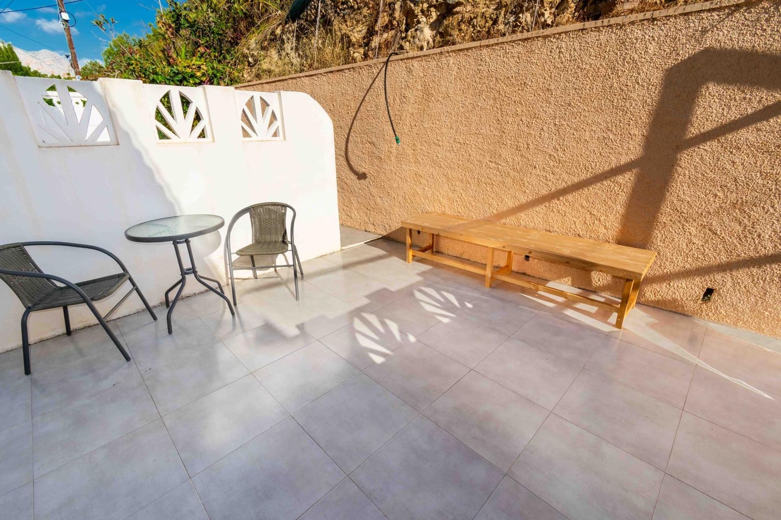 3 slaapkamer Rijtjeshuis te koop in Alfaz del Pi / L'Alfas del Pi met zwembad - € 250.000 (Ref: 9296810)