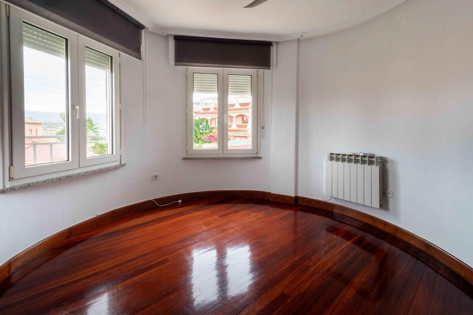 5 chambre Villa/Maison Semi-Mitoyenne à vendre à Albir avec piscine - 540 000 € (Ref: 9308472)