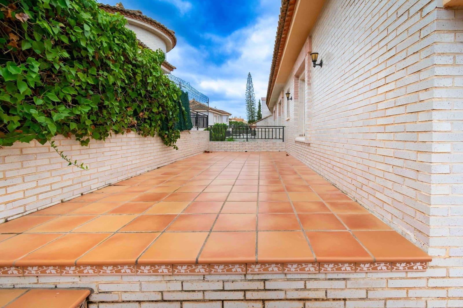 5 chambre Villa/Maison Semi-Mitoyenne à vendre à Albir avec piscine - 540 000 € (Ref: 9308472)