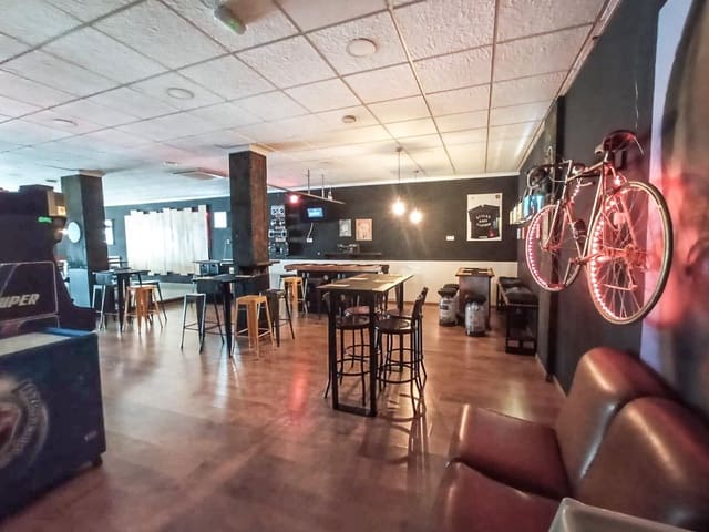 Commercial for sale in Altea - € 279,000 (Ref: 9317794)