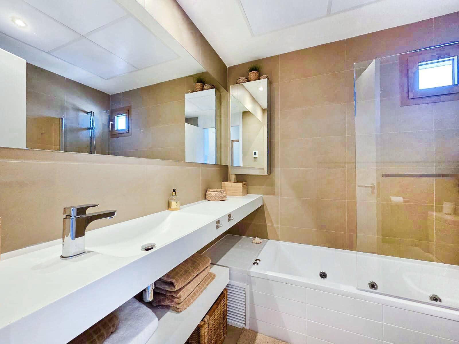 2 sypialnia Apartament na sprzedaż w Benidorm z basenem garażem - 579 000 € (Ref: 9321843)