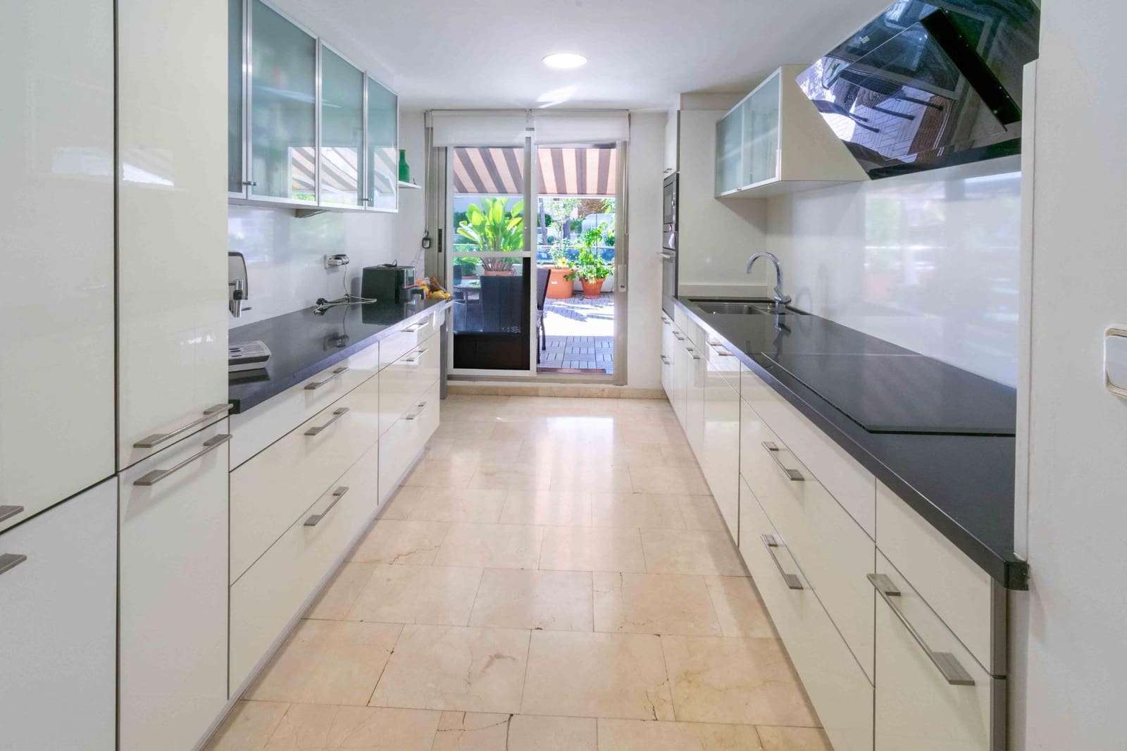 2 soverom Leilighet til salgs i Albir med svømmebasseng garasje - € 500 000 (Ref: 9337962)