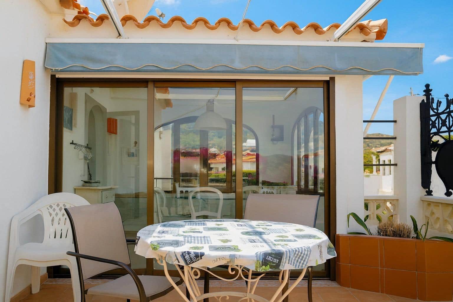 3 Zimmer Reihenhaus zu verkaufen in Albir mit Pool - 699.000 € (Ref: 9431036)