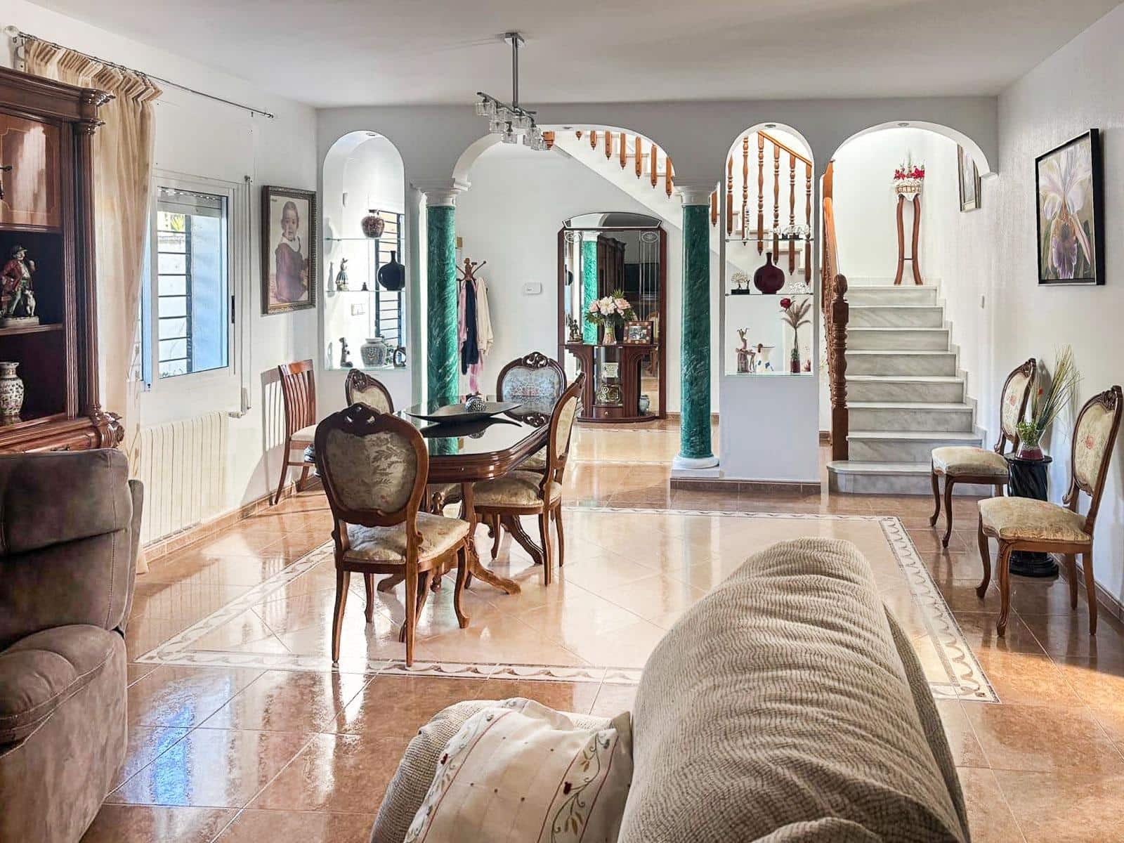 3 soverom Kjedet enebolig til salgs i Alfaz del Pi / L'Alfas del Pi med svømmebasseng garasje - € 460 000 (Ref: 9438550)