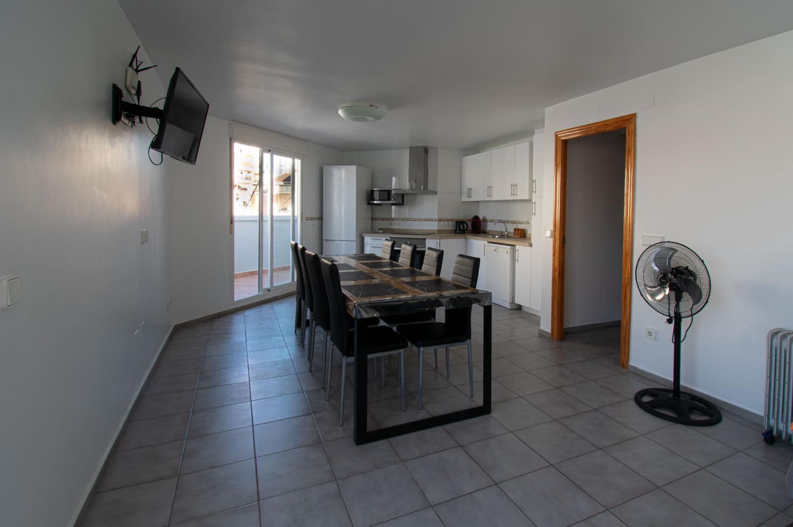 4 soverom Leilighet til leie i Benidorm - € 1 400 (Ref: 9468442)