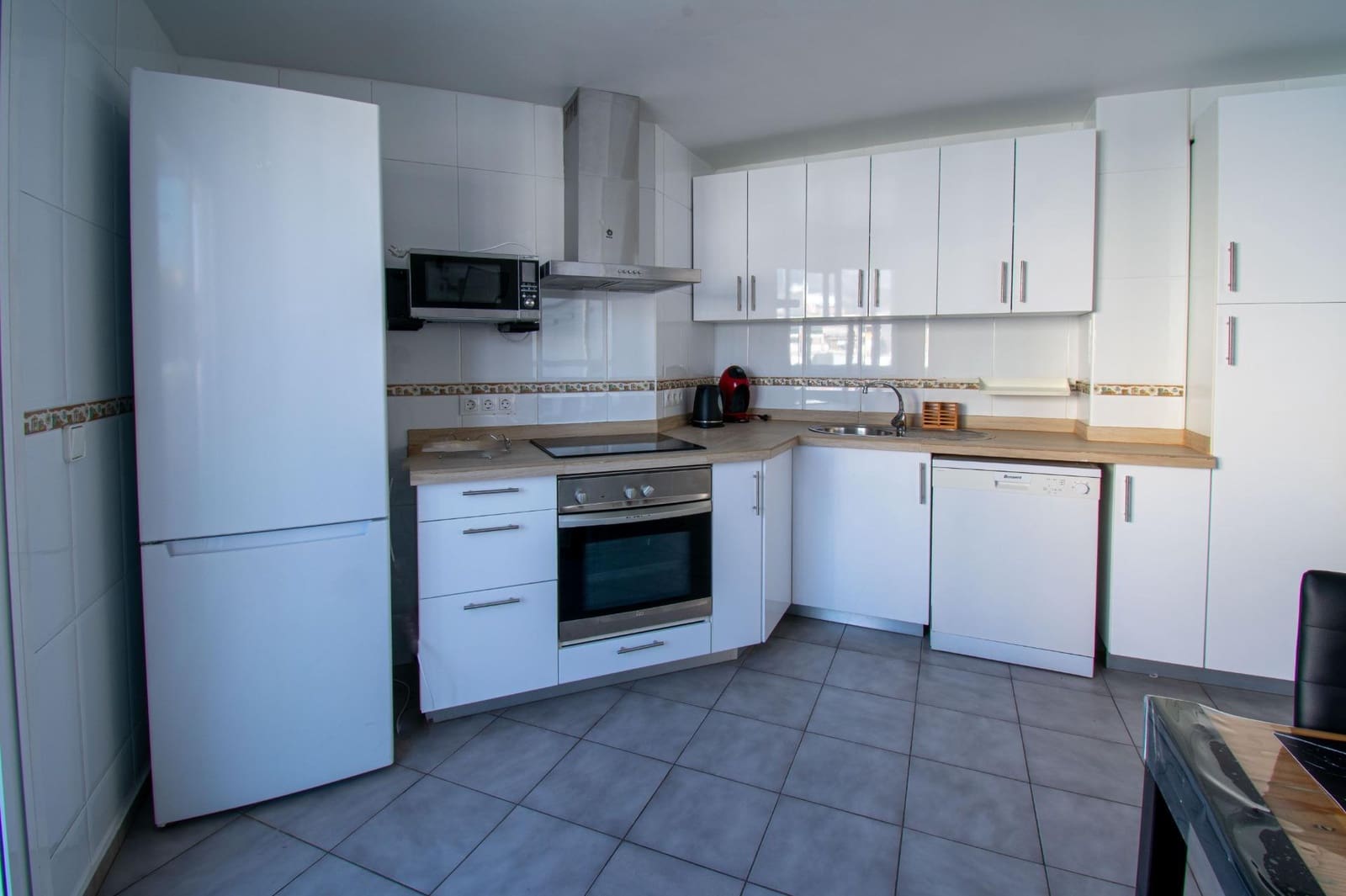 4 soverom Leilighet til leie i Benidorm - € 1 400 (Ref: 9468442)