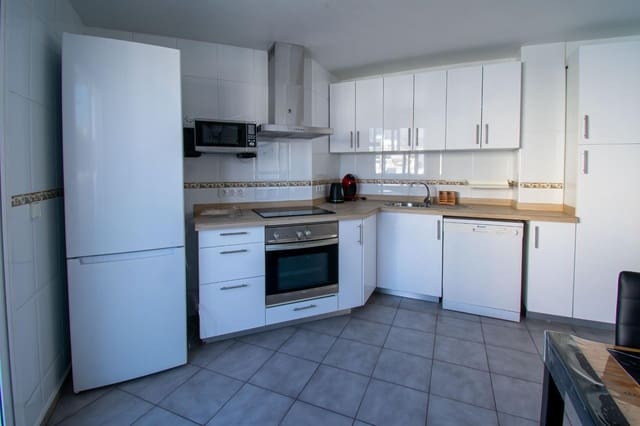 4 soverom Leilighet til leie i Benidorm - € 1 400 (Ref: 9468442)