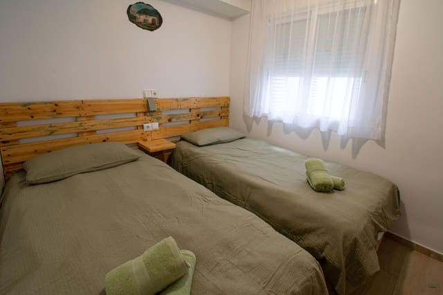 4 soverom Leilighet til leie i Benidorm - € 1 400 (Ref: 9468442)