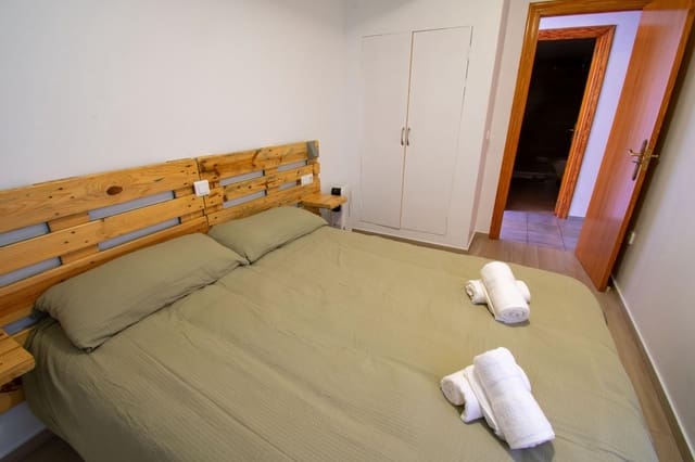 4 soverom Leilighet til leie i Benidorm - € 1 400 (Ref: 9468442)