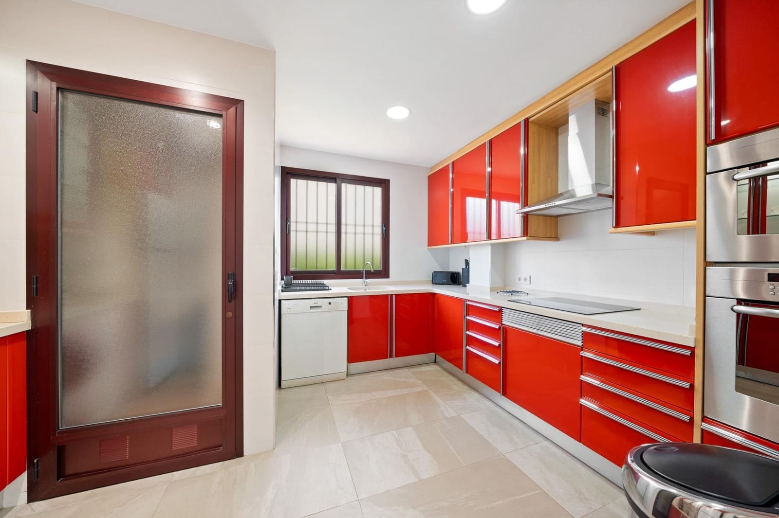 Appartement de 2 chambres à louer à Albir avec piscine - 1 950 € (Ref: 9474154)