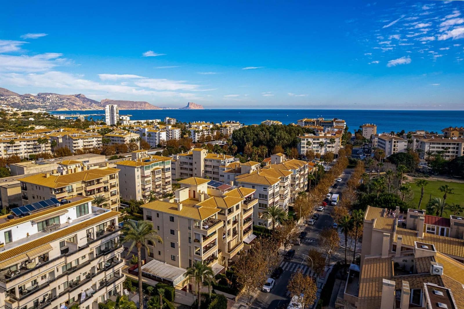 Appartement de 2 chambres à louer à Albir avec piscine - 1 950 € (Ref: 9474154)