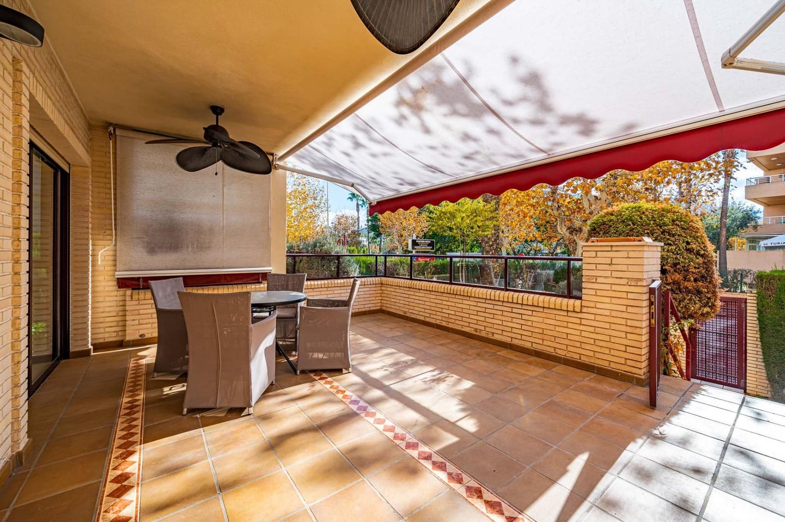 Appartement de 2 chambres à louer à Albir avec piscine - 1 950 € (Ref: 9474154)