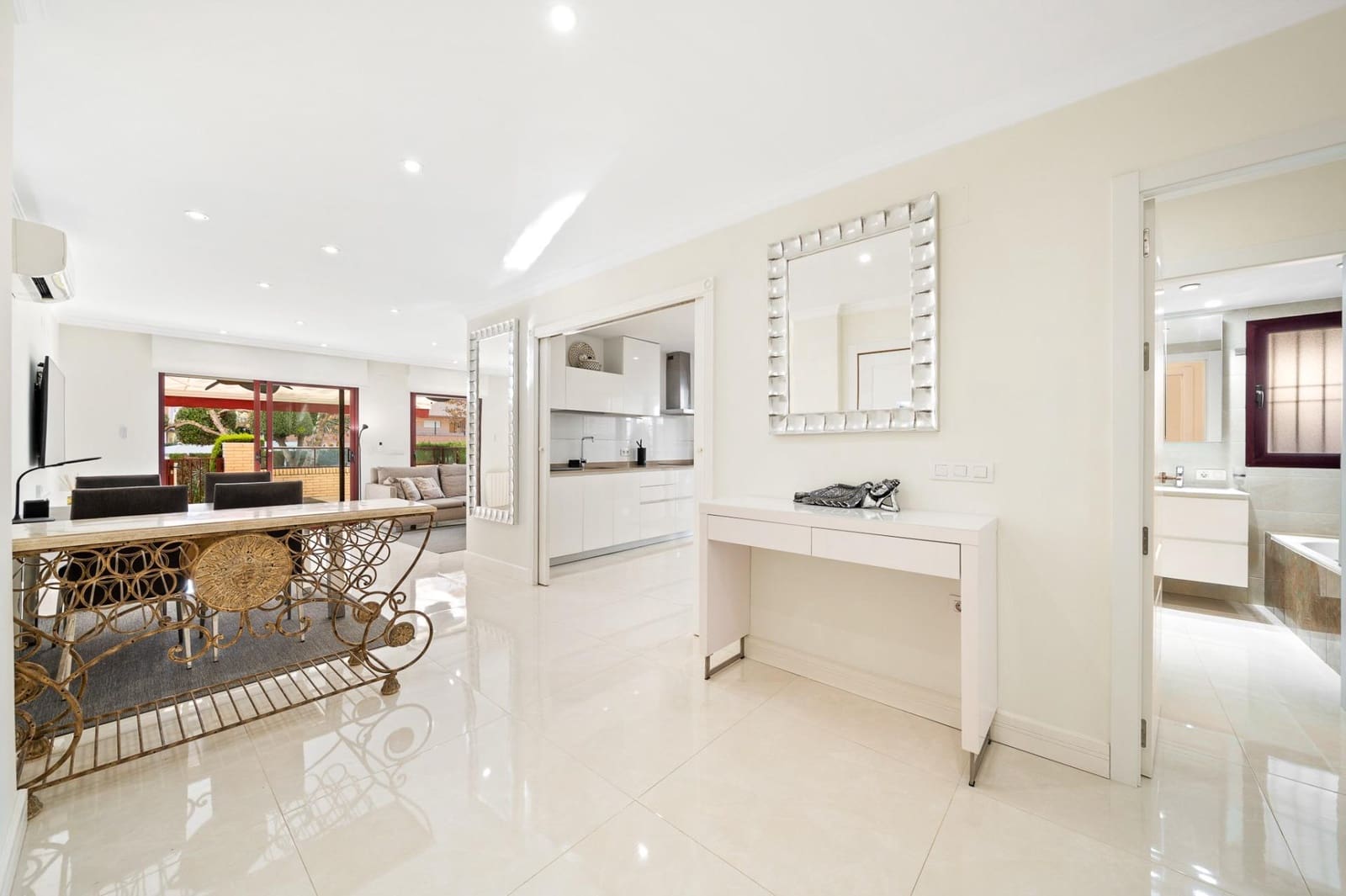 2 Zimmer Apartment zu vermieten in Albir mit Pool - 2.200 € (Ref: 9474155)