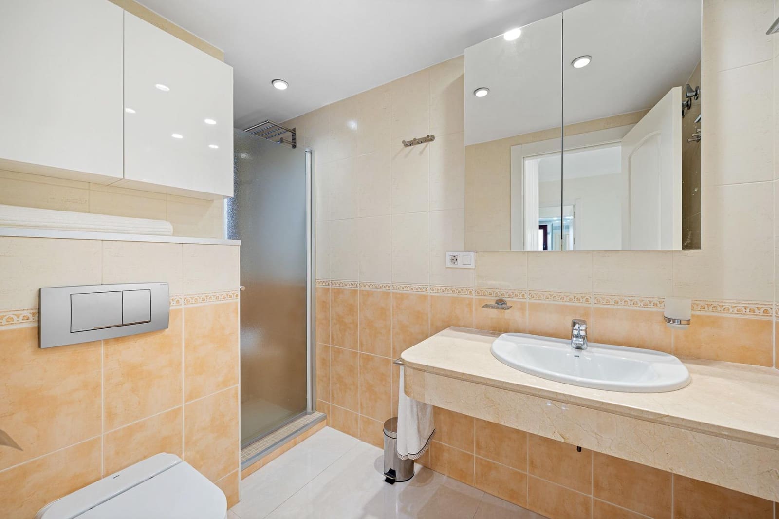 2 Zimmer Apartment zu vermieten in Albir mit Pool - 2.200 € (Ref: 9474155)