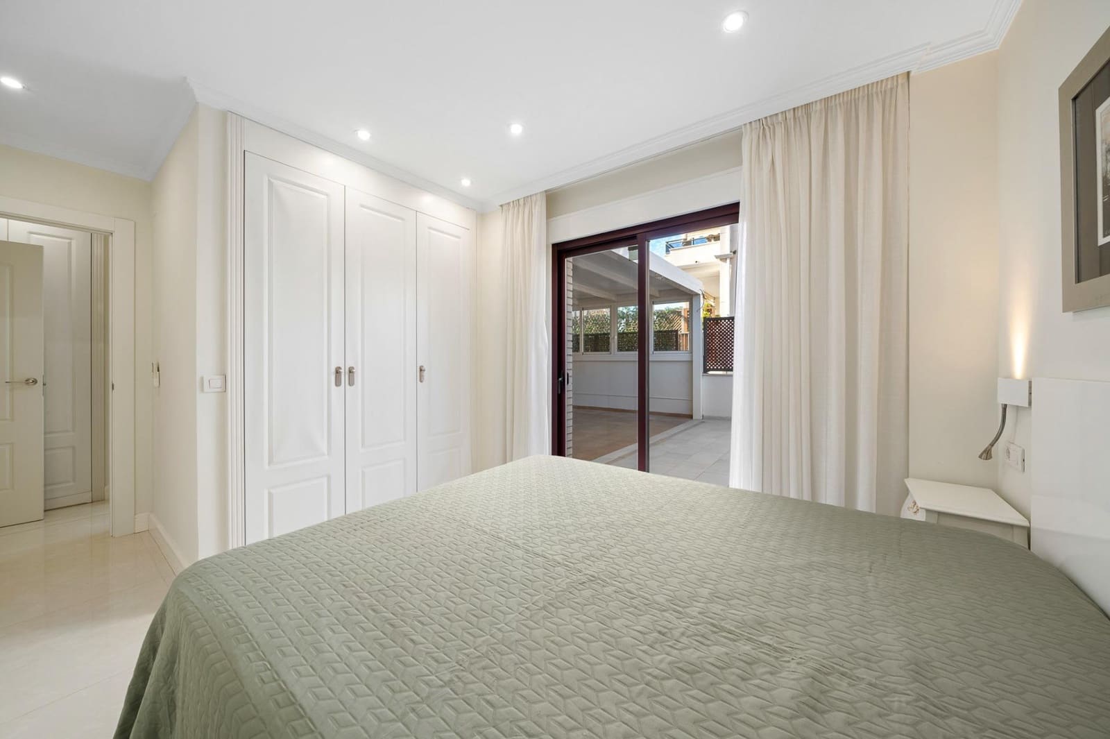 2 Zimmer Apartment zu vermieten in Albir mit Pool - 2.200 € (Ref: 9474155)