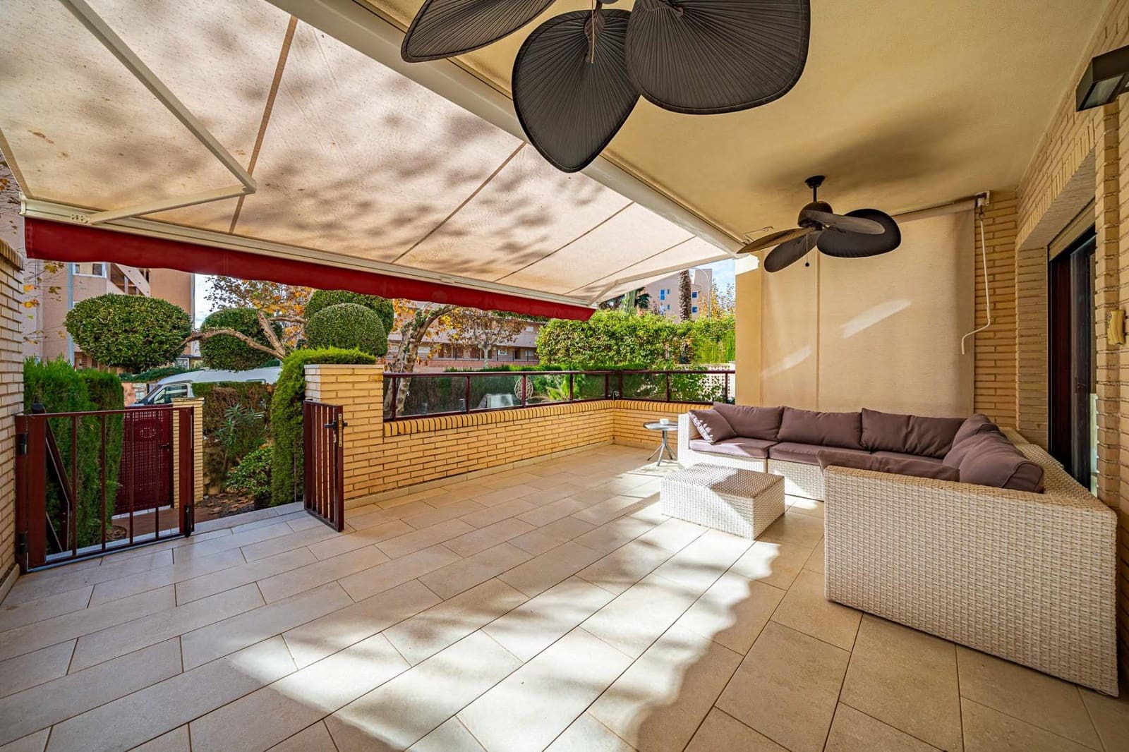 2 Zimmer Apartment zu vermieten in Albir mit Pool - 2.200 € (Ref: 9474155)