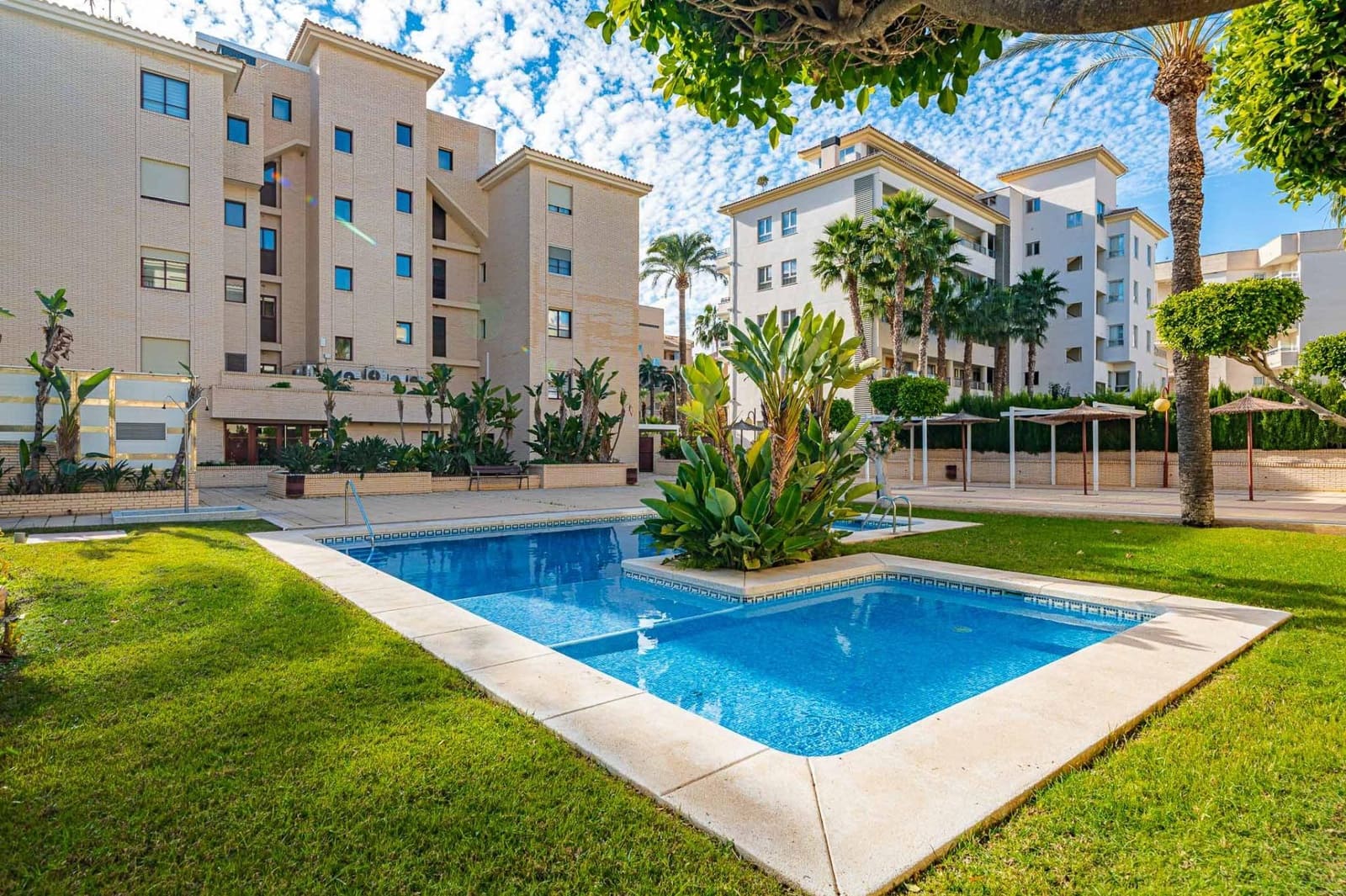 2 Zimmer Apartment zu vermieten in Albir mit Pool - 2.200 € (Ref: 9474155)